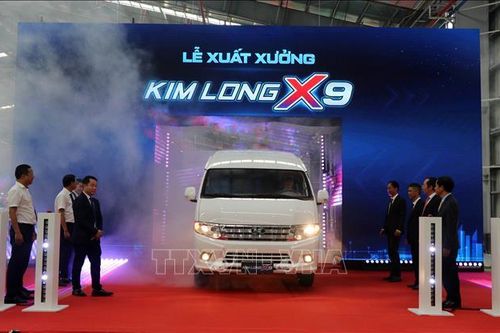 Ra mắt và bàn giao xe minibus KIMLONG X9