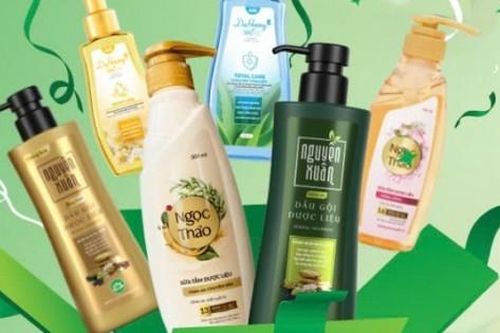 Bộ sản phẩm chăm sóc tóc và da của Dược phẩm Hoa Linh được nhiều doanh nghiệp lớn tin chọn làm quà tặng cho nữ CBNV
