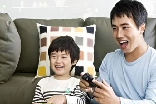 Đây là 4 kiểu ông bố nhìn thì lười biếng nhưng thực chất lại dạy con rất tốt, mẹ cứ yên tâm, đừng vội mắng oan nhé!