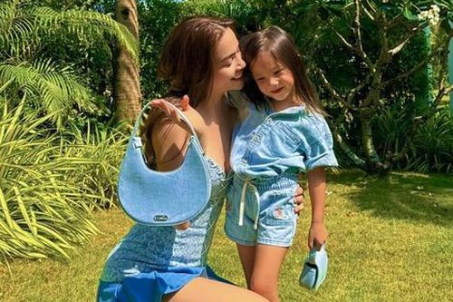 Chứng kiến hành động của con gái Lisa, Hồ Ngọc Hà thốt lên '40 tuổi tôi mới hiểu điều đó'