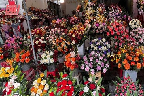 Giá hoa tăng cao gấp 3 lần trong dịp 20/10