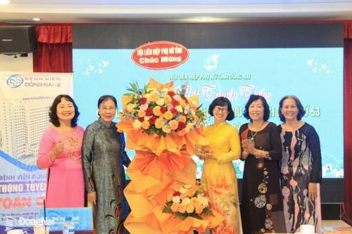 365 ngày yêu thương dành cho phụ nữ