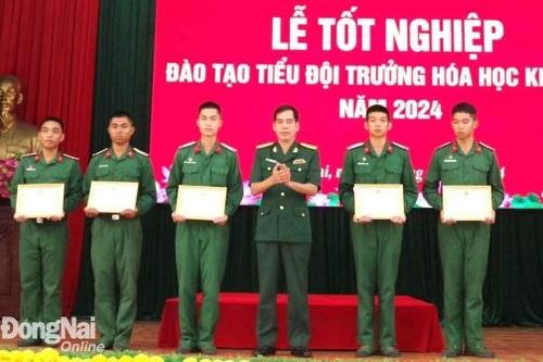 Trên 80% tiểu đội trưởng hóa học khu vực phía Nam tốt nghiệp khá, giỏi