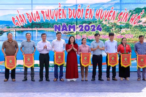 Giải đua thuyền đuôi én huyện Sìn Hồ năm 2024