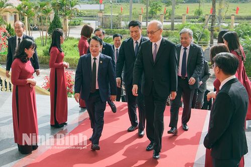 Đoàn đại biểu cấp cao Tòa án Nhân dân tối cao Trung Quốc thăm và làm việc tại tỉnh Ninh Bình