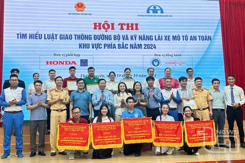 Gần 300 sinh viên tham dự hội thi tìm hiểu luật giao thông