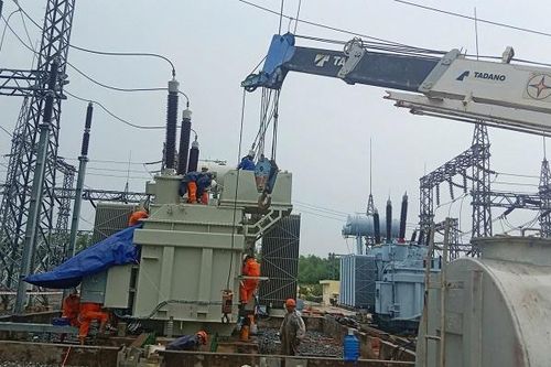 Truyền tải điện Phú Yên: Đảm bảo lưới điện an toàn trong mùa mưa bão