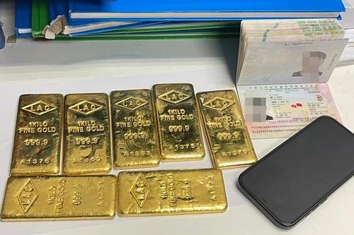 Phát hiện vụ vận chuyển 7kg kim loại nghi là vàng tại Sân bay Nội Bài