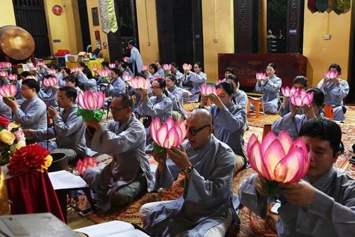Hà Nội: Câu lạc bộ Thanh thiếu niên Phật tử Quán Sứ tổ chức Lễ vía Đức Quán Thế Âm