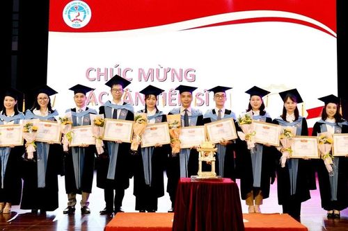 ĐH Kinh tế Quốc dân trao bằng cho 91 tân tiến sĩ, nhiều người là tác giả chính công trình trên tạp chí ISI/Scopus