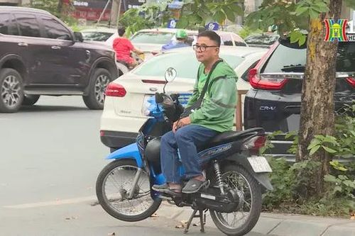 Gojek rút lui, nhiều tài xế loay hoay tìm việc khác