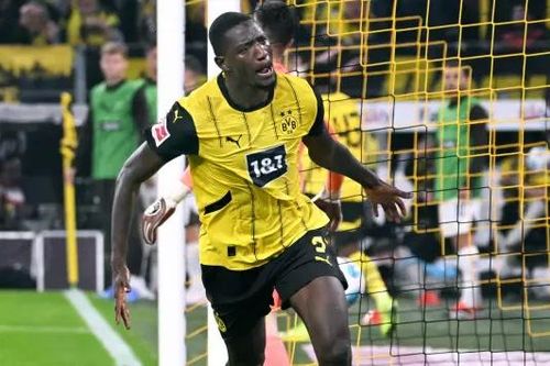 Borussia Dortmund giành 3 điểm trên sân nhà