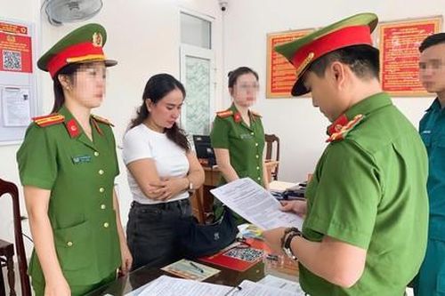 Bắt 'hotgirl' cho vay với lãi suất 'cắt cổ' lên đến 730%/năm