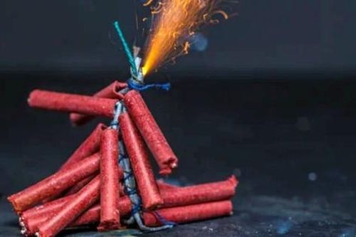 Đốt pháo ở đám cưới, 5 thanh niên bị tạm giữ