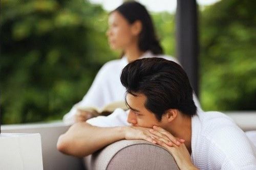 Mất ăn mất ngủ vì bị chồng chê già