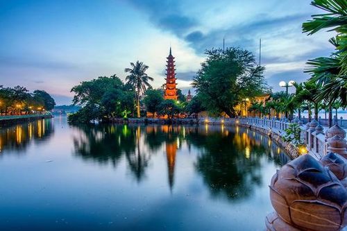 Xanh tươi bát ngát Tây Hồ