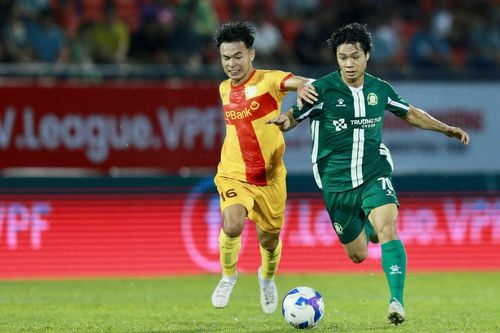 HLV tiết lộ bất ngờ về thể trạng Công Phượng khi ghi bàn
