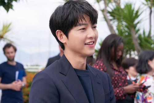 Sự nghiệp của Song Joong Ki khủng hoảng: Từ thất bại phòng vé đến tranh cãi của công chúng