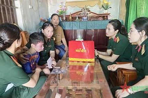 Phụ nữ Quân khu 4 giúp nhau thoát nghèo