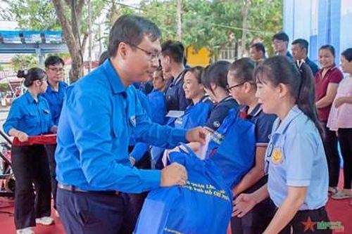Nhiều hoạt động bổ ích chăm lo thanh niên công nhân