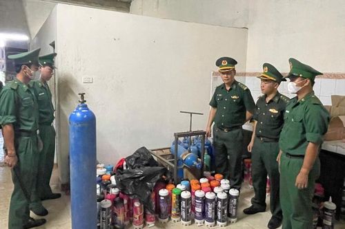 Đà Nẵng: Phát hiện gần 400 bình khí cười không hóa đơn, chứng từ