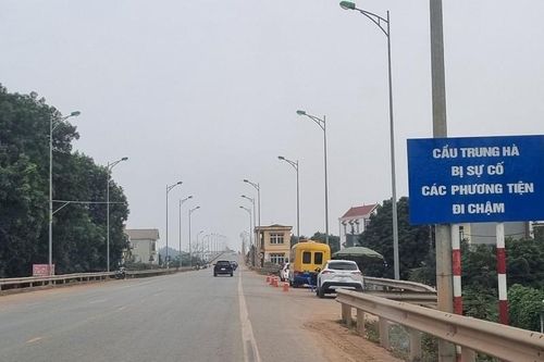 Từ 16h hôm nay, cấm 2 loại phương tiện qua cầu Trung Hà