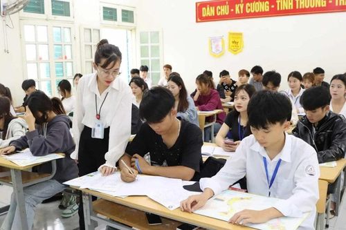 Vai trò của phụ nữ với giáo dục: Tạo nguồn từ nhà giáo nữ