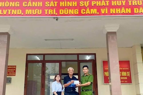 Người đàn ông Nhật Bản cảm động khi nhận lại tài sản bị mất trộm