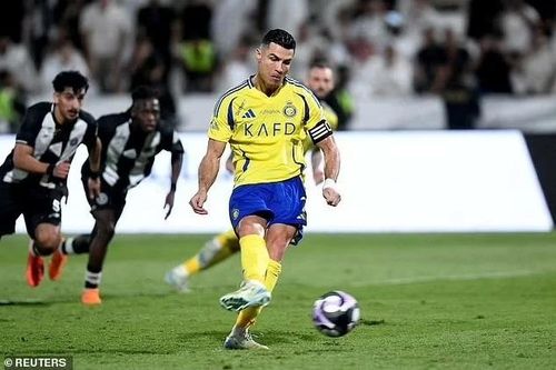 Ronaldo sút penalty 'bách phát bách trúng' ở Al-Nassr