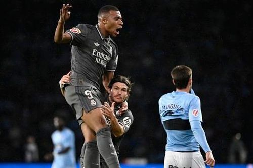 Hàng công rực cháy, Real Madrid nhọc nhằn giành 3 điểm