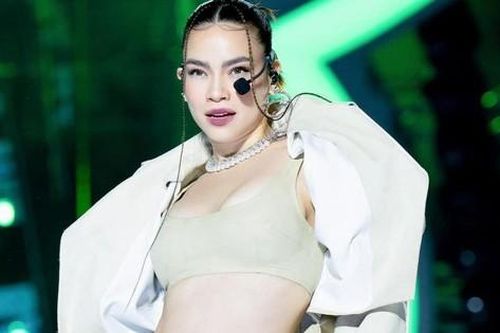 Trang phục ngắn cũn của Hồ Ngọc Hà bị chê phản cảm