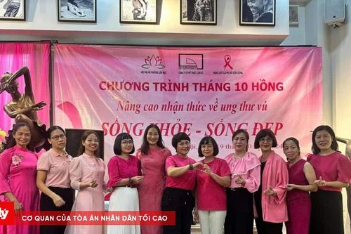 Diễn viên Diễm Hằng tham gia Tháng 10 Hồng 'Sống khỏe, sống đẹp'