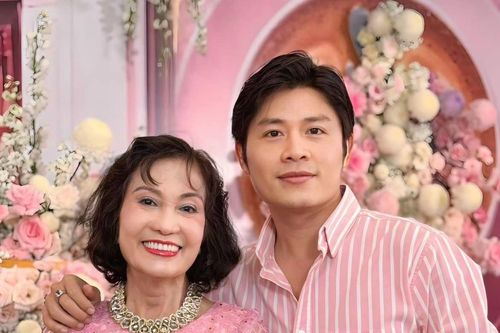 'Đến khi có con, tôi mới hiểu và thấy vô cùng có lỗi với mẹ'