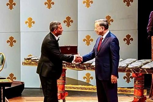 Món quà đặc biệt của Tổng Bí thư, Chủ tịch nước Tô Lâm trong chuyến thăm Pháp