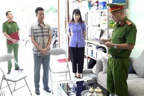 Phê chuẩn khởi tố đối tượng làm giả tài liệu của cơ quan, tổ chức