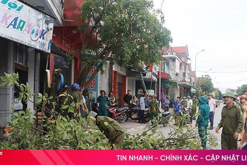 Cẩm Xuyên ra quân giải tỏa hành lang an toàn giao thông