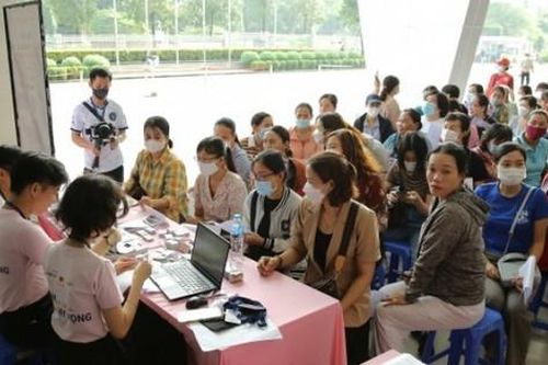 2.010 phụ nữ khó khăn được tầm soát ung thư miễn phí