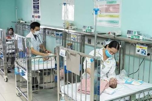 Tiêu chảy cấp do virus Rota, bác sĩ hướng dẫn phòng bệnh cho trẻ trước mùa dịch