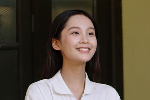 Đi Giữa Trời Rực Rỡ: Bộ phim bất ổn về cả diễn xuất lẫn nội dung
