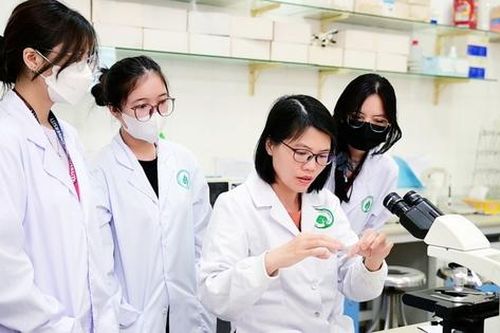 Muốn theo đuổi con đường nghiên cứu khoa học, phải giữ được ngọn lửa đam mê