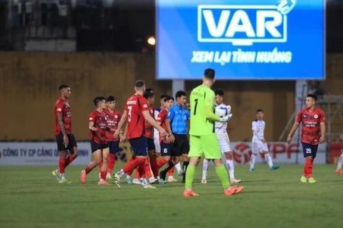 Xứng đáng 'derby'