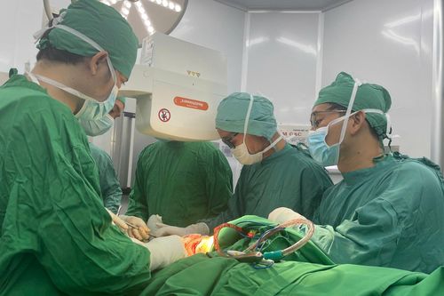 Tiếp nhận kỹ thuật phẫu thuật điều trị bệnh lý bẩm sinh cơ xương khớp phức tạp ở trẻ