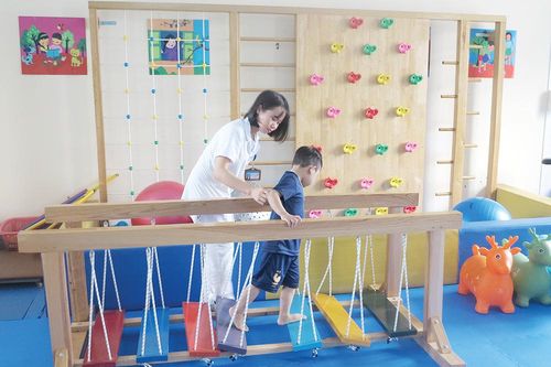 Đồng hành cùng trẻ tự kỷ