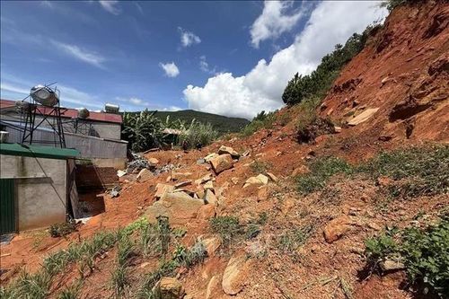 Lâm Đồng: Khẩn trương di dời hàng chục hộ dân khỏi vị trí có nguy cơ sạt lở
