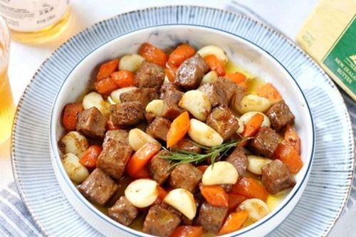Cách làm bò lúc lắc bơ tỏi thơm ngon, đậm vị
