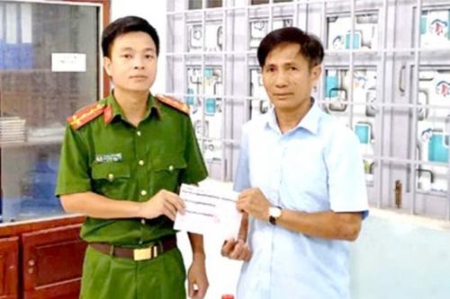 Công an xã giúp người dân nhận lại gần 1 tỷ đồng chuyển nhầm