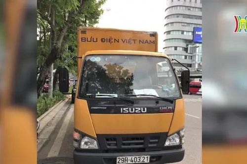 Xử lý người điều khiển xe tải lên cầu vượt Thái Hà