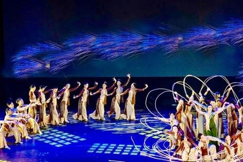 Nghệ thuật múa Việt Nam đương đại: Tìm về yếu tố truyền thống, dân tộc