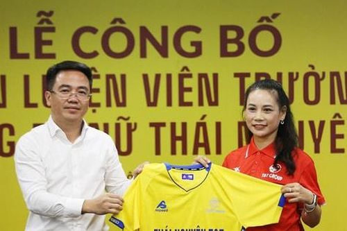 'Làn gió mới' trên băng ghế huấn luyện bóng đá nữ