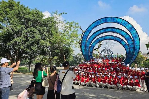 Hồ Thiền Quang 'thay áo mới' sau 9 tháng cải tạo